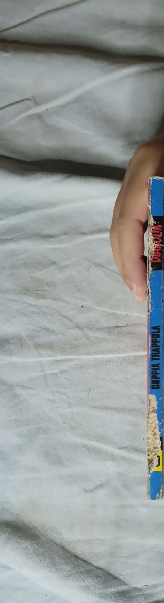 Diabolik — Doppia Trappola (2003) / "Double Trap": Anno XLII - N.10 (Prima pubblicazione: Ottobre 2003) By Marco Berardi (script) and Tito Faraci (script) and Patricia Martinelli (script) and Giuseppe Di Bernardo (art) and Luigi Merati (inks)