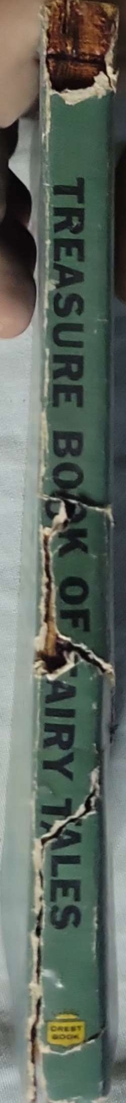 Treasure Book of Fairy Tales: Fawcett World Library / Crest Book S-324 (Woman's Day Magazine presents) By Ann McGovern and Woman's Day Magazine (editorial credit) and Dr. Joyce Brothers (introduction) and Nola Langner (illustrations)