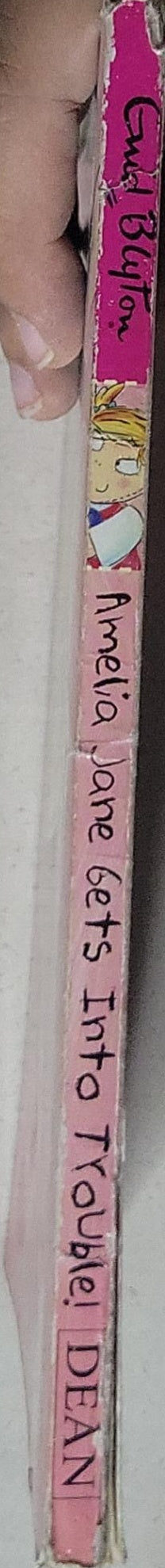 Amelia Jane Gets Into Trouble!