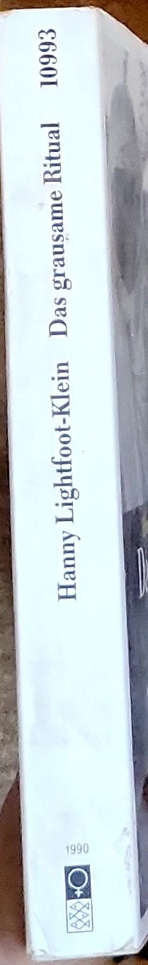 Das grausame Ritual: Sexuelle Verstümmlung afrikanischer Frauen / Die Frau in der Gesellschaft