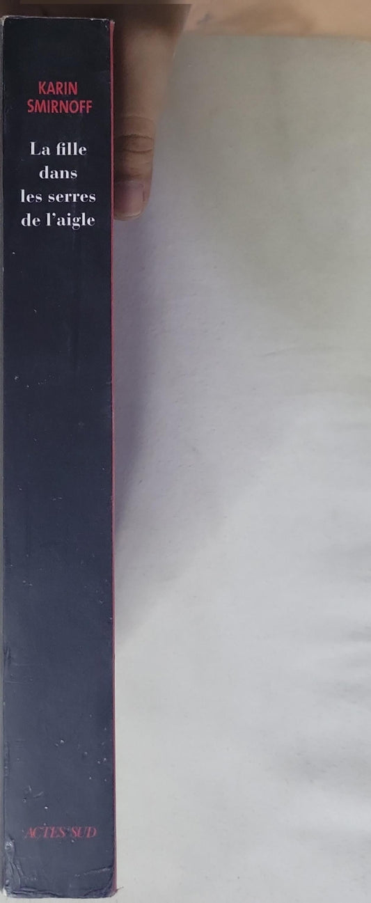 La fille dans les serres de l'aigle