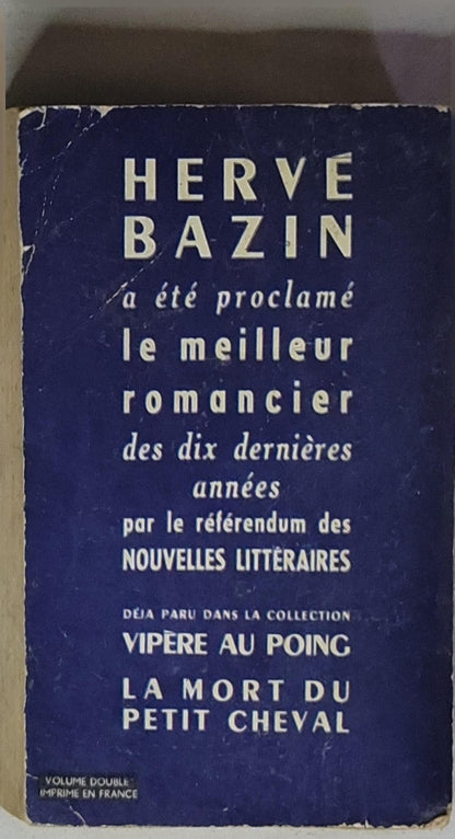 La tête contre les murs