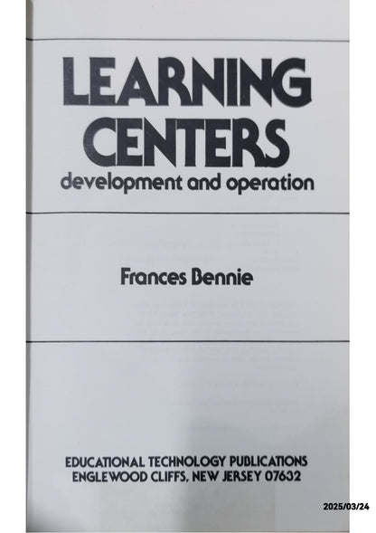 LEARNING CENTERS - Frances Bennie - Hardcover