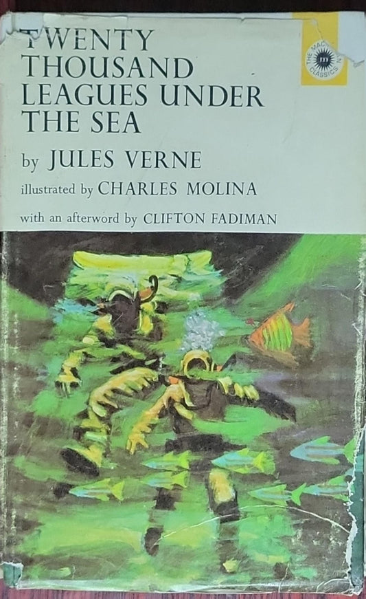 Twenty Thousand Leagues Under the Sea: (Macmillan Classics, No. 40)